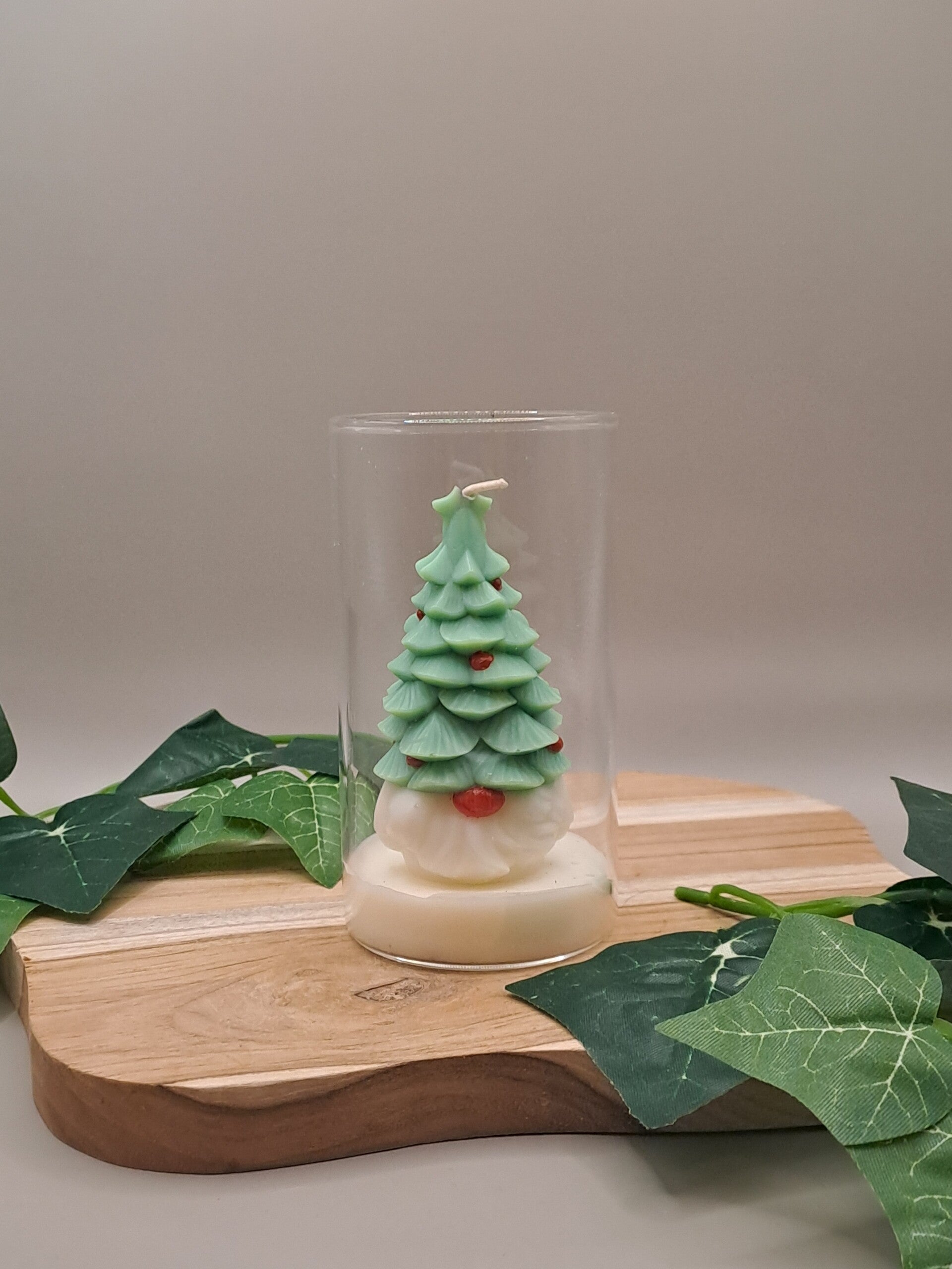 Gnome met kerstboom