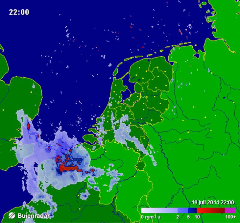 Radarbeelden van resp. 22.00 en 23.00 uur, bron Buienradar