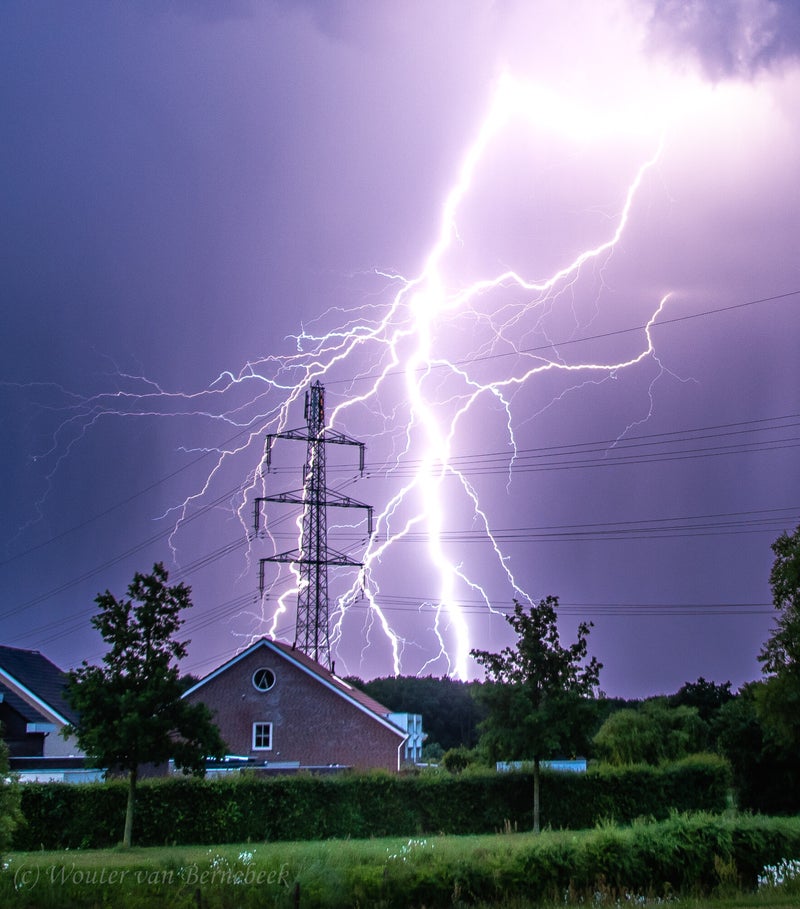 Bliksem barrage bij Schinveld, Limburg, maandagavond 21 mei 2018