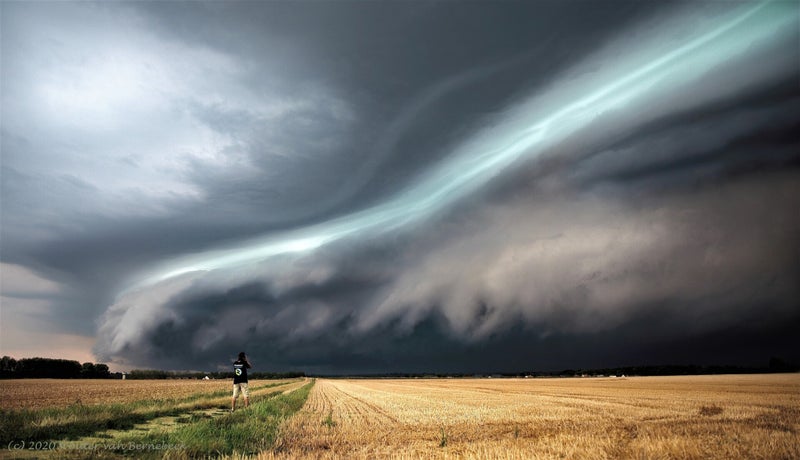 Naderende shelfcloud bij Caen, Frankrijk, 12 augustus 2020