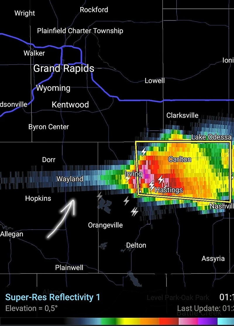 Supercellen met zogenaamde hailspike in Amerika, april 2023 (beelden: RadarScope)
