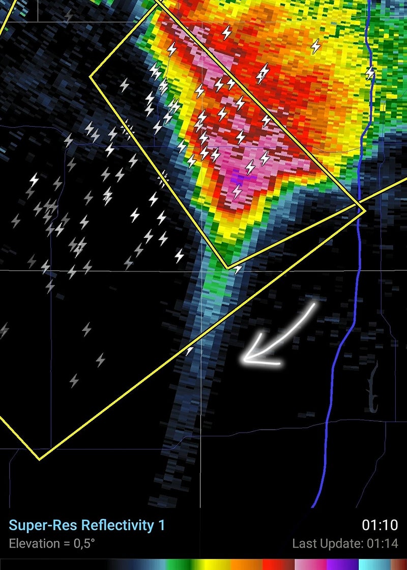 Supercellen met zogenaamde hailspike in Amerika, april 2023 (beelden: RadarScope)