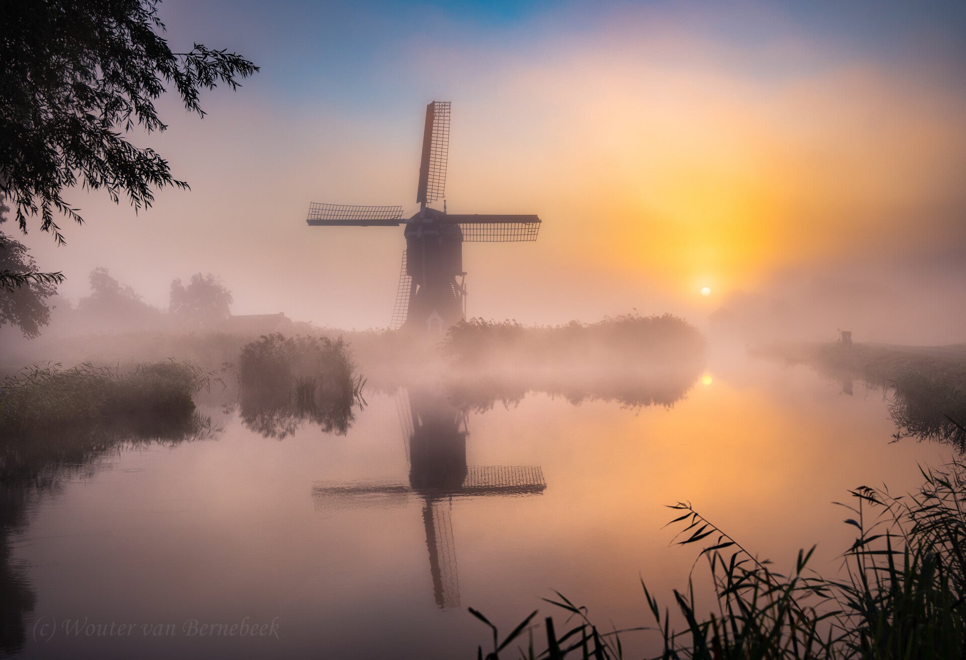 Zonsopkomst met mist bij de Hoekmolen in Utrecht (6 okt 2026)