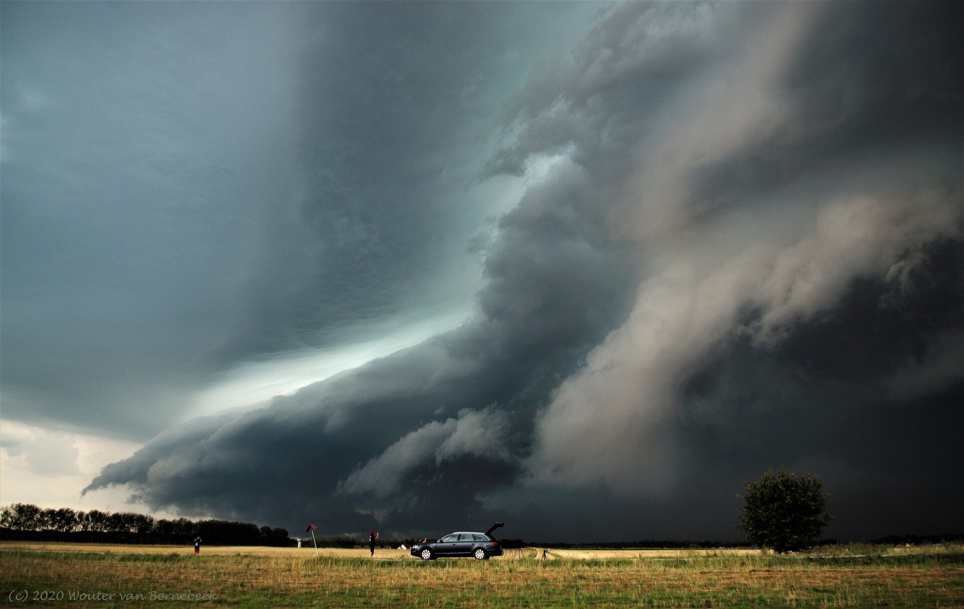 Naderende shelfcloud en stofstorm (preview uit video), Normandië in Frankrijk, 12 augustus om 16.39 uur