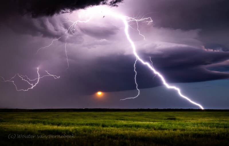 Bliksem bij volle maan, Abilene (Texas) 23 april 2024