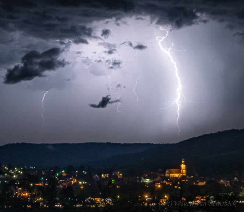 Bliksemfoto’s noord van Stuttgart, Duitsland, 9 augustus 2019 rond 22.30 uur