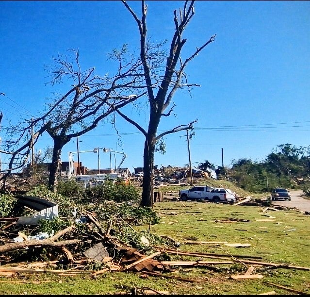 Tornadoschade na EF3/EF4 tornado in Sculphur, Oklahoma, 27 april 2024