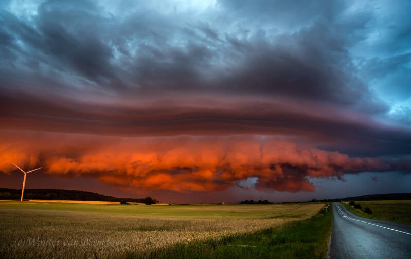 Shelfcloud bij zonsondergang, Verdun (FR) 23 juni 2022