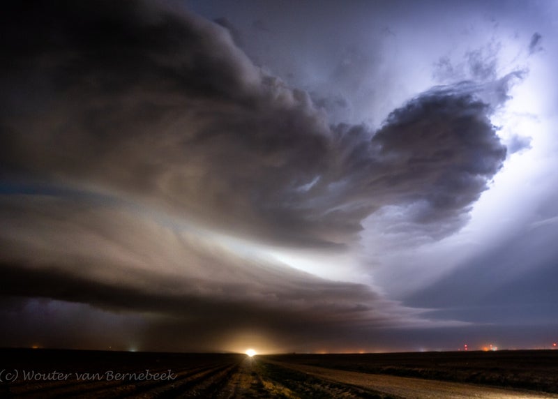 Levelland supercell tijdens het blauwe uurtje, 23 mei tussen 21.45 en 22.00 uur