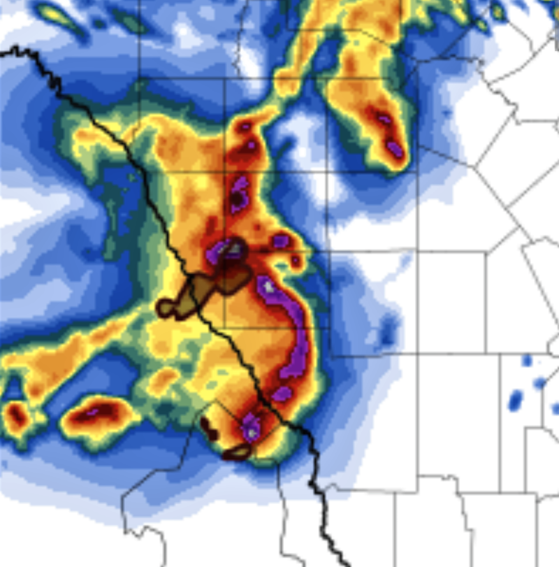 SPC forecast (slight) en radarsimulatie HRRR voor de mogelijke bow-echo bij Del Rio. Maandag 23 mei 03z (20u lt.)  -  bron: SPC / Pivotal Weather