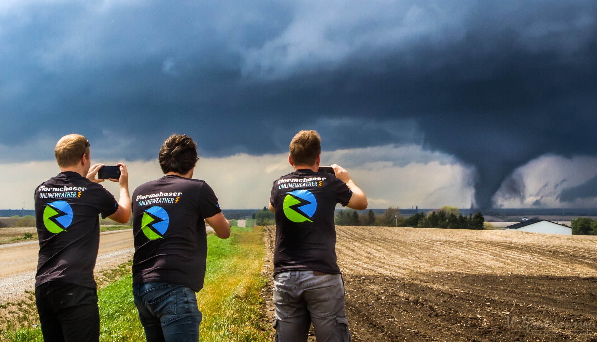 Dezelfde heuvel, terwijl de zon vanuit het zuiden nog op ons schijnt... Lincoln, 26 april 2024