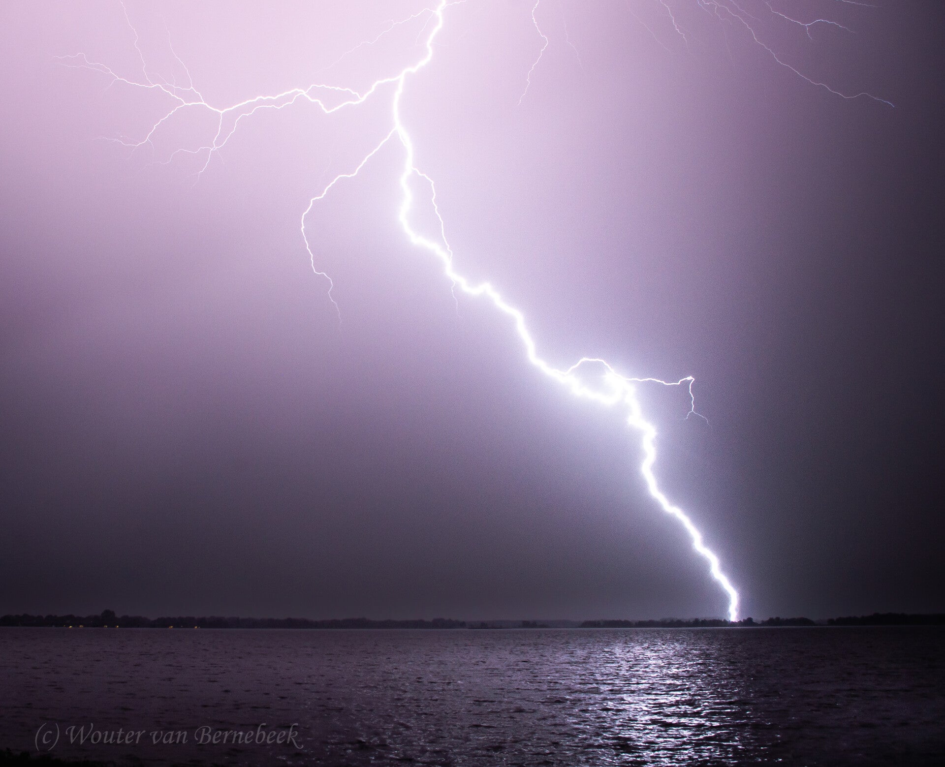 Zwaar onweer Almkerk (Z-H), 13 aug 2015