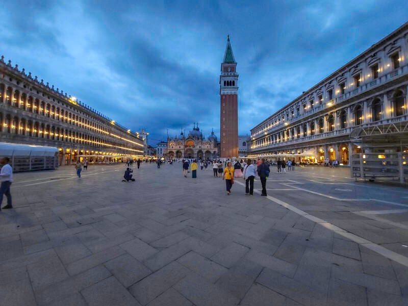 venice-st-mark-s-square-night-standard.jpg