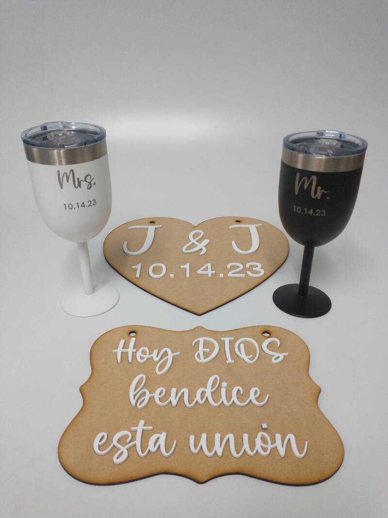 novios-jj-standard.jpg