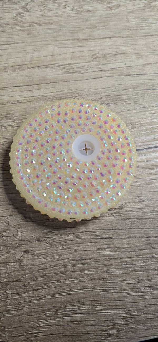 Deckel mit funkelnder Strassverzierung