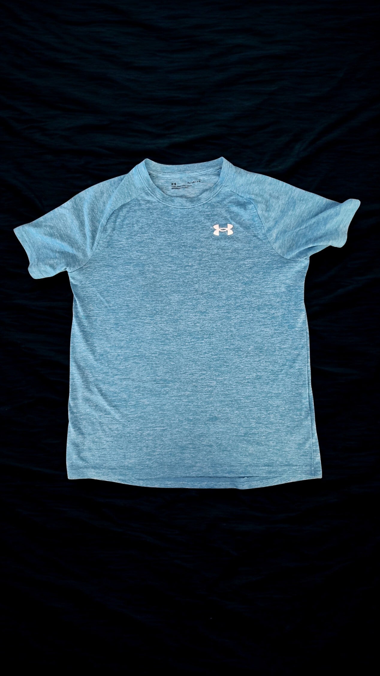 Under Armour tshirt - Youth L