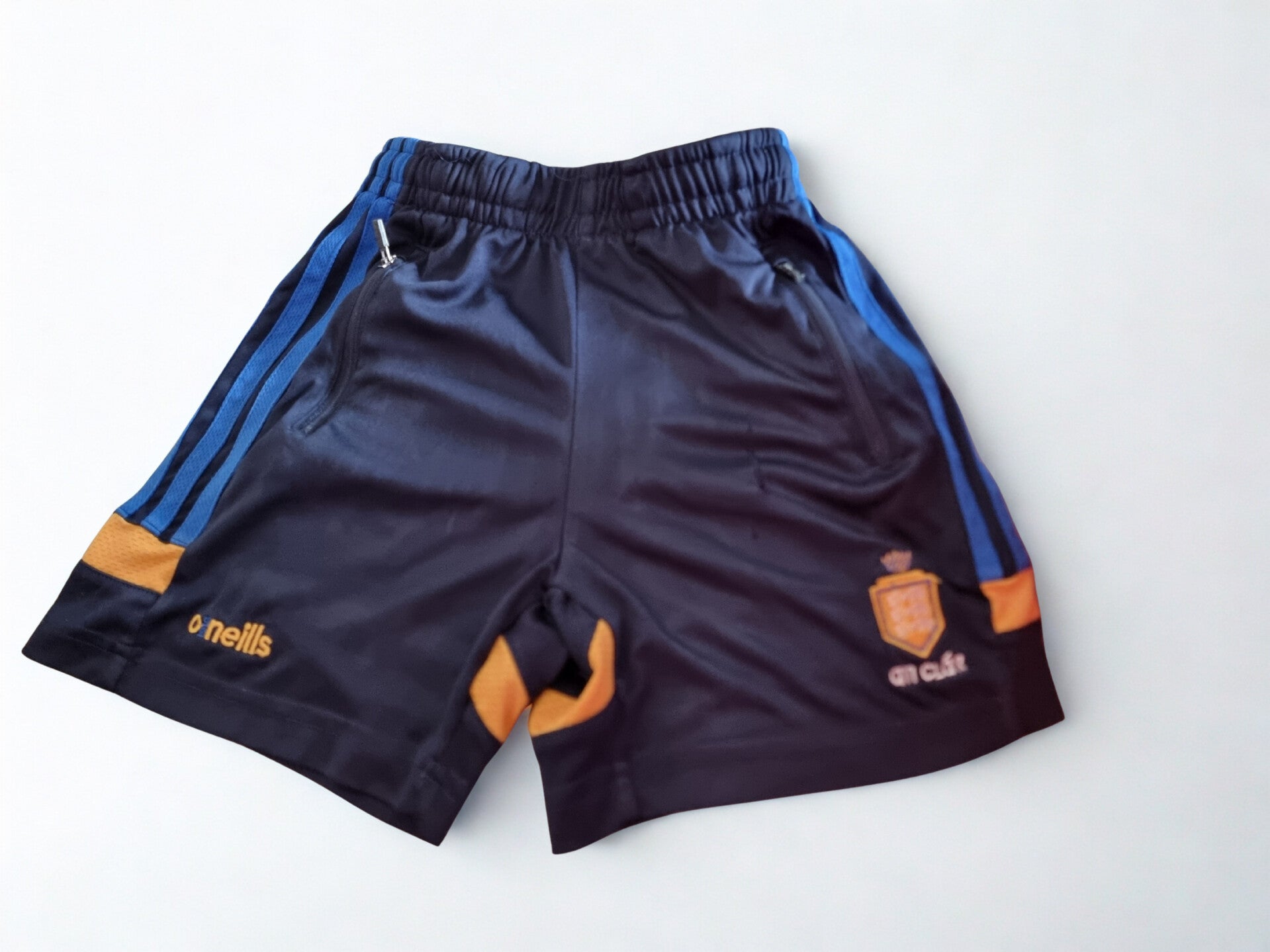 An Clár shorts - size 7-8