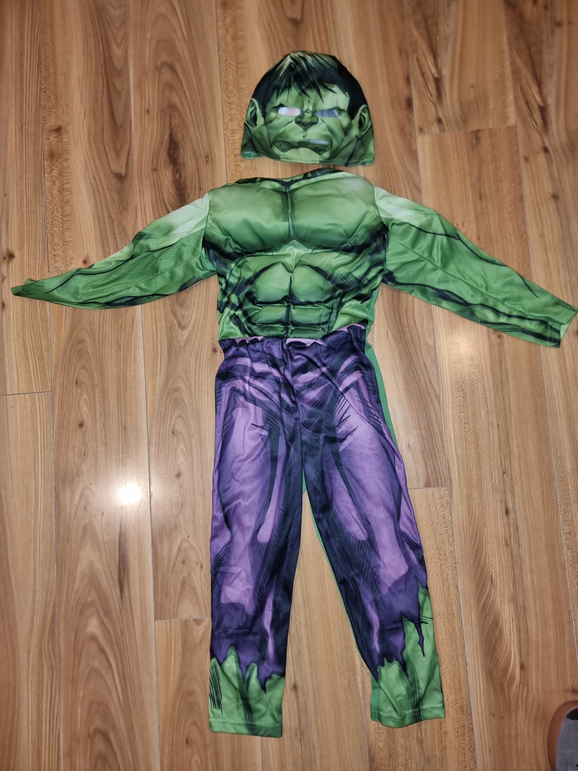 Hulk costume and mask - age 5-6