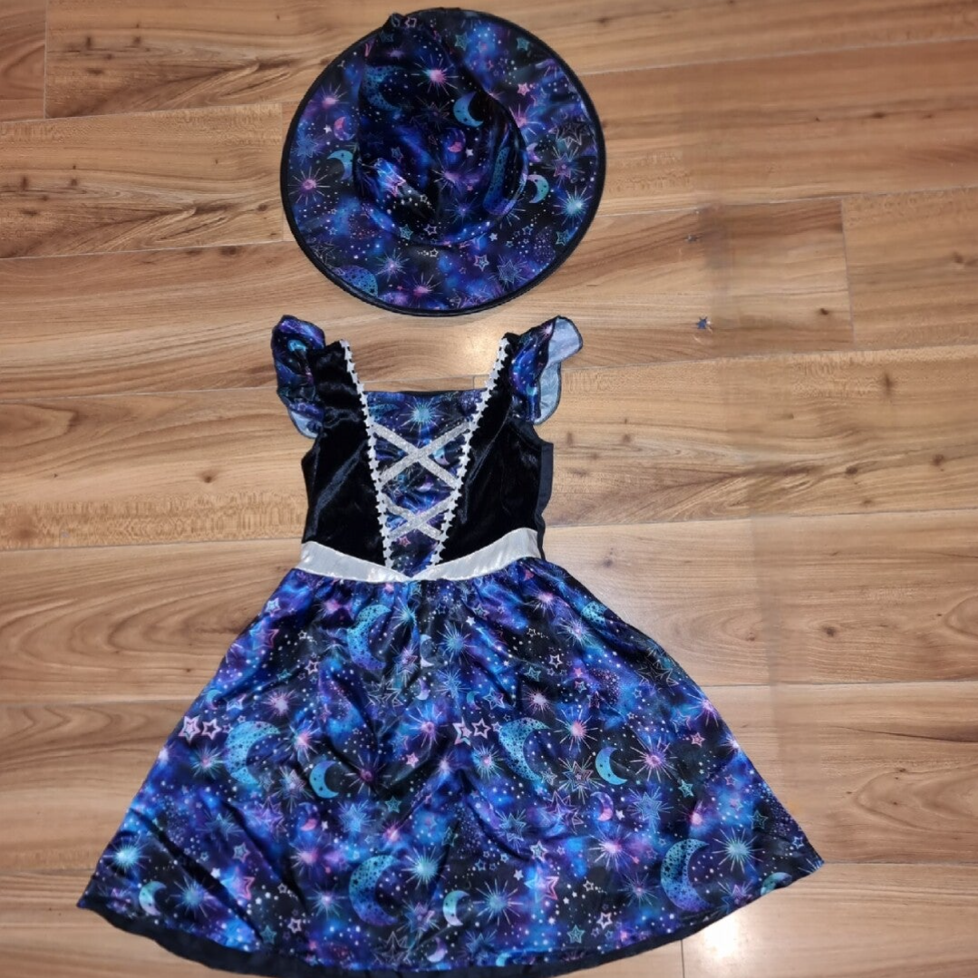 Witches costume age 7-8