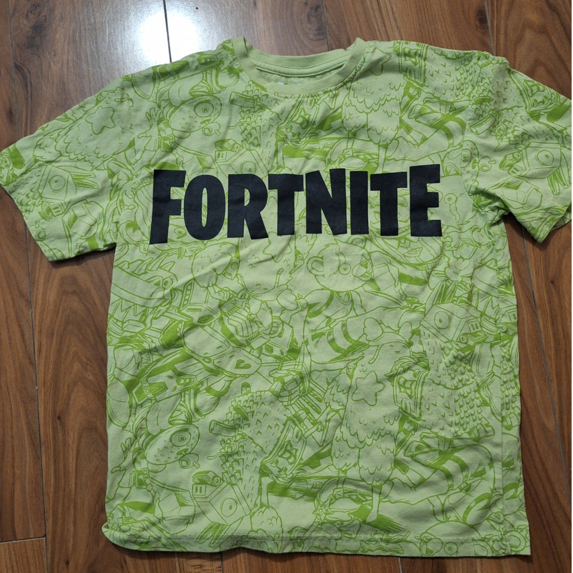 Fortnite tshirt - age 9-10