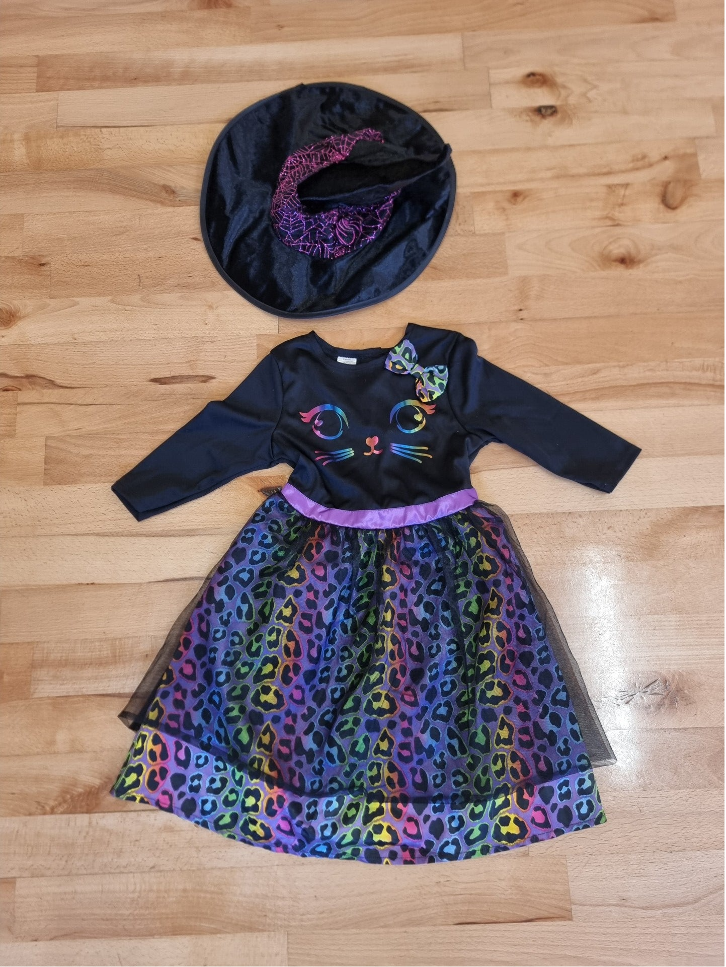 Halloween dress with witches hat - age 5-6