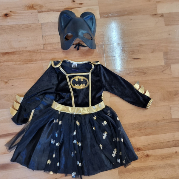 Batgirl costume with mask - age 3-4