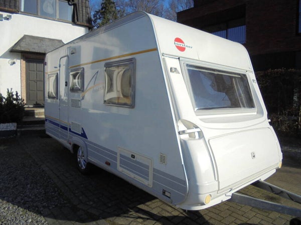 Bürstner Amara Luxus 430 TS, 5/2001, 4 slaapplaatsen (vast bed + rondzit), Dorema voortent