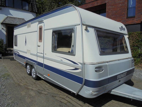 Fendt Diamant 590 G, 5/2006, 4 slaapplaatsen (vast bed + rondzit), voortent, AIRCO, MOVER