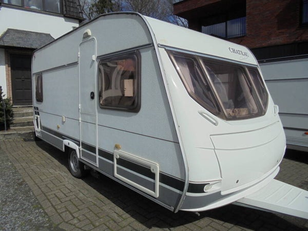 Chateau Calista Chalet 450, 5/2002, 4 slaapplaatsen (Frans vast bed + rondzit), voortent