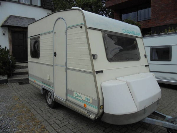 Caravelair Bamba 330 B, 9/1989, 3 slaapplaatsen (grote + kleine tafel), voortent