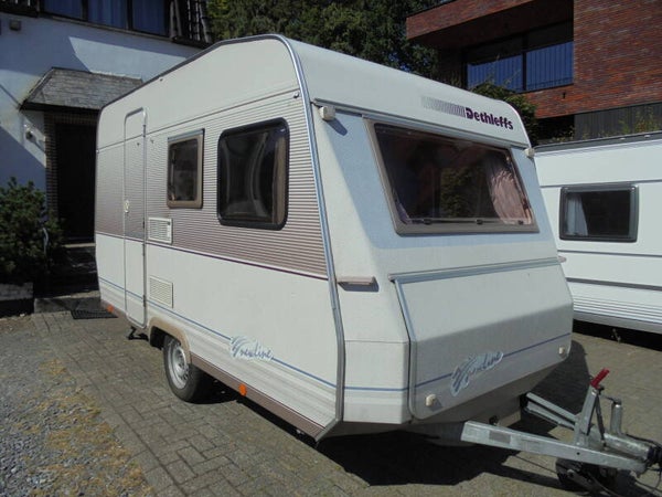 Dethleffs Newline RM2, 5/1994, 4 slaappplaatsen (grote tafel+stapelbed), voortent