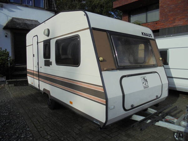 Knaus Sudwind, 4/1988, 4 slaapplaatsen (2 tafels + stapelbed), luifel