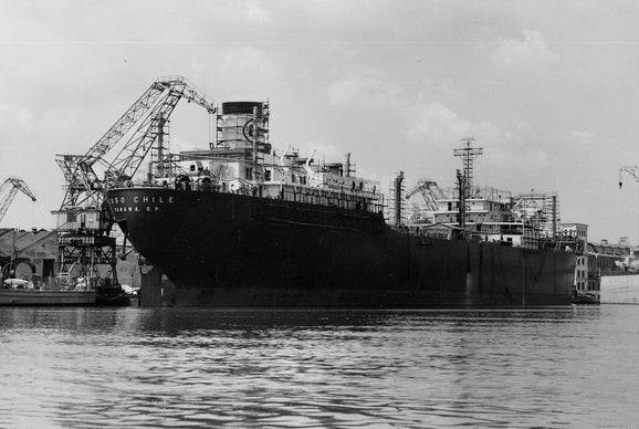 Esso chile fitting out