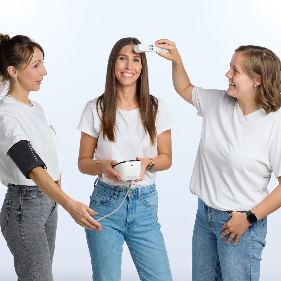 Portret van Julie Van der Hoeven, Shana Raes & Mia – zelfstandig thuisverpleegkundigen bij Thuisverpleging Groot-Haaltert