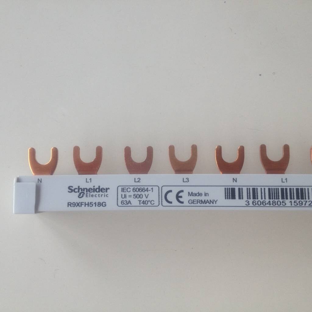 Schneider Kamgeleider 4P => 2P 18 mod. N-L1-L2-L3 => N L1-N L2-N L3 R9XFH518G