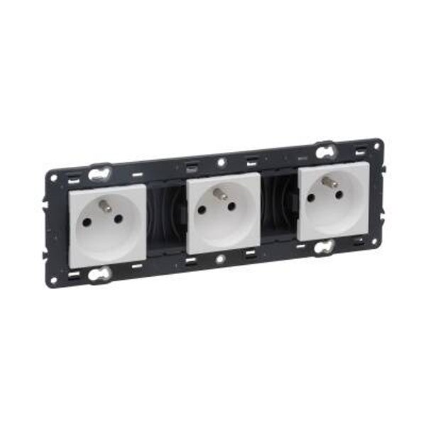 Legrand Valena Next Stopcontact 3x2P+A voorbekabeld Set Wit - 741523