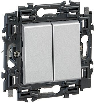 Legrand Valena Next dubbele wisselschakelaar 10AX Set Alu klauwen - 741642