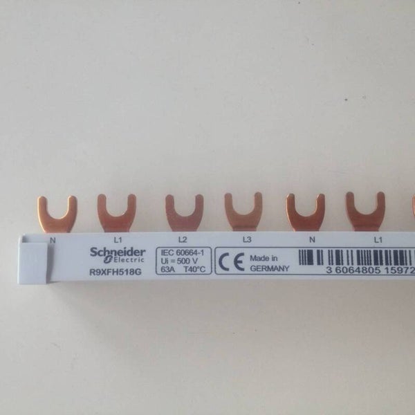 Schneider Kamgeleider 4P => 2P 18 mod. N-L1-L2-L3 => N L1-N L2-N L3 R9XFH518G