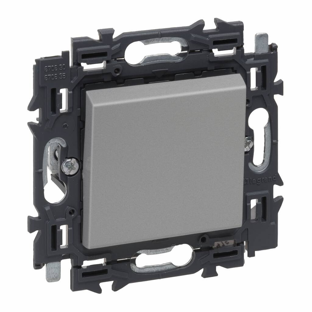 Legrand Valena Next enkelpolige schakelaar 10AX Set Alu klauwen - 741654