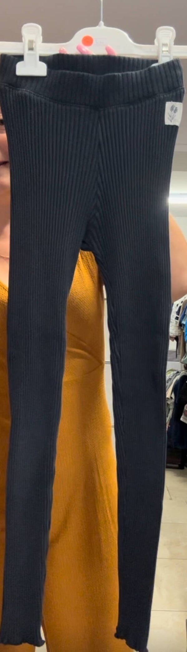 Article 57 : legging zara
