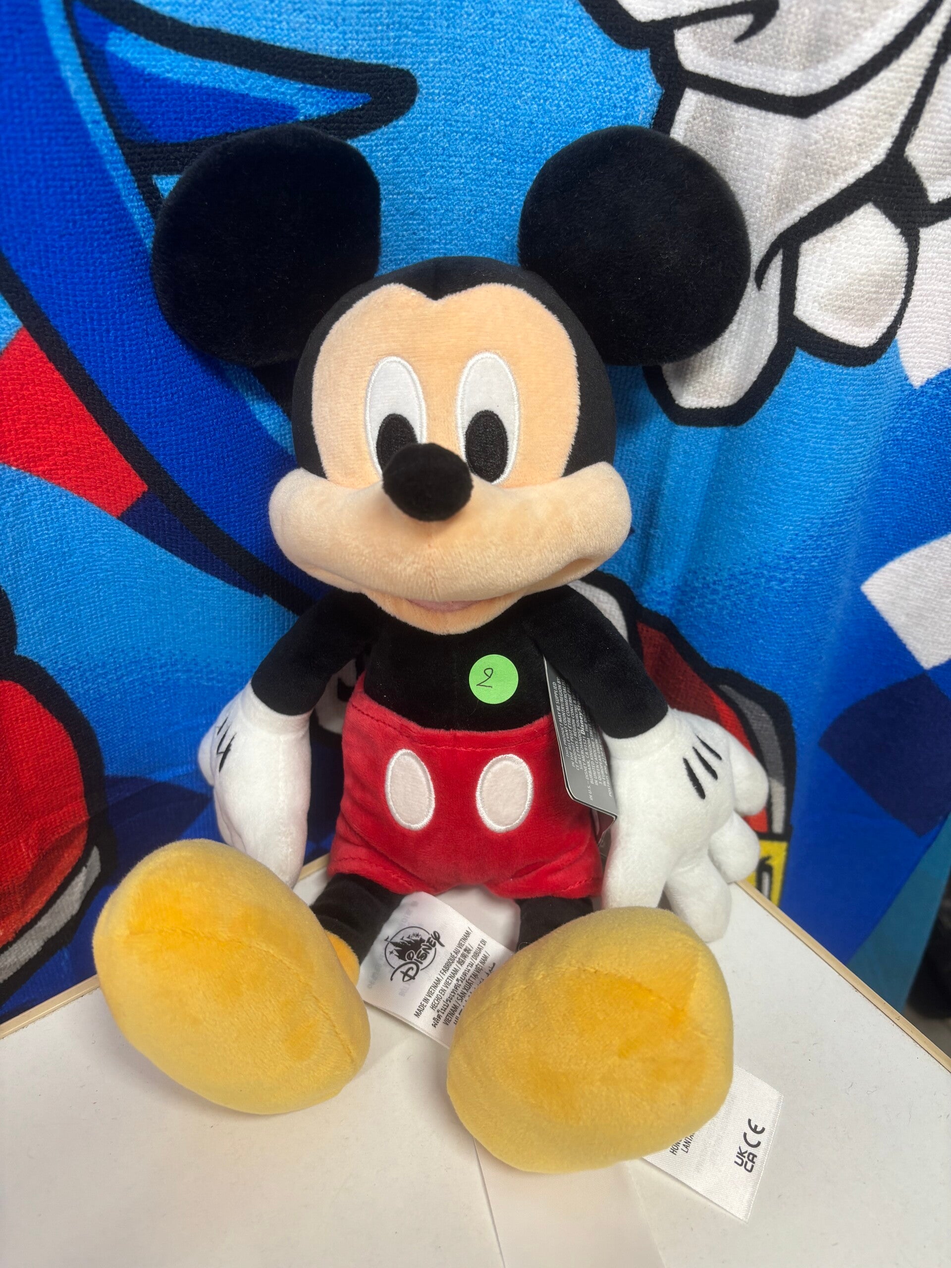 2 : Mickey neuf avec étiquette 34 cm