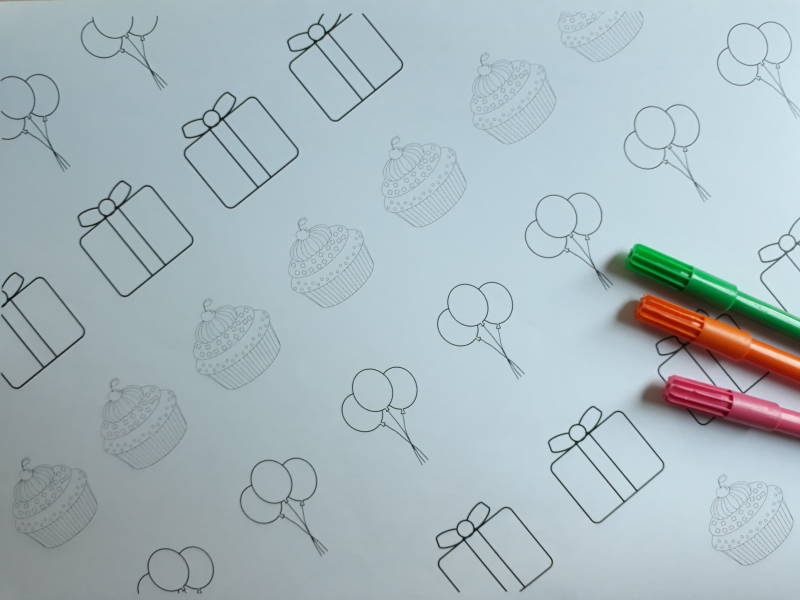 Cadeaupapier inkleuren kadopapier