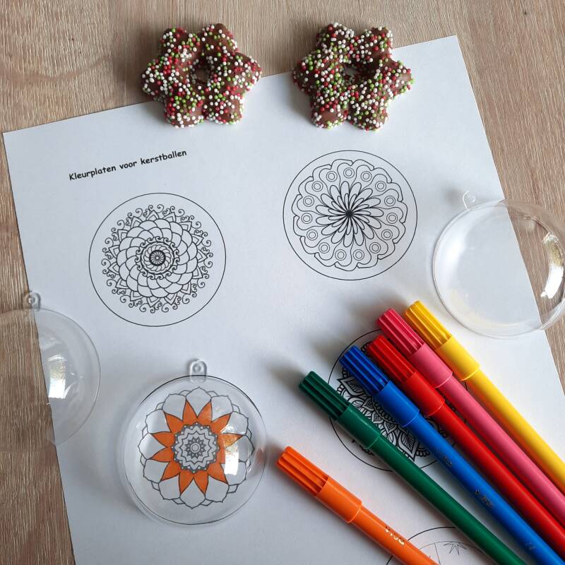 Kleurplaat voor vulbare kerstballen. Gratis printable.