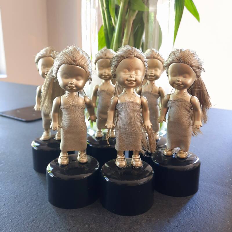 DIY oscar beeldjes voor een filmfeestje! Een kinderfeestje thuis voor tieners.