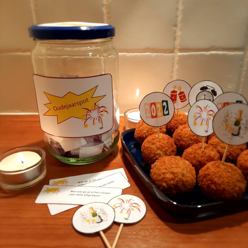 Kletspot voor Oudejaarsavond of Nieuwjaarsborrel. Activiteiten / spel voor oud en nieuw. Coronaproof/lockdown