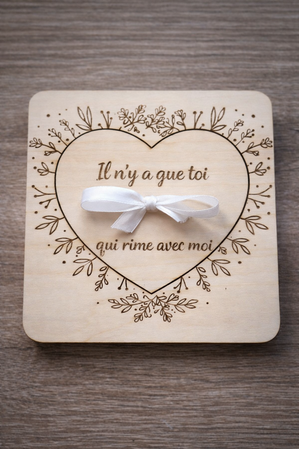 Boîte en bois demande en mariage personnalisée – Gravure cœur + ruban (surprise)
