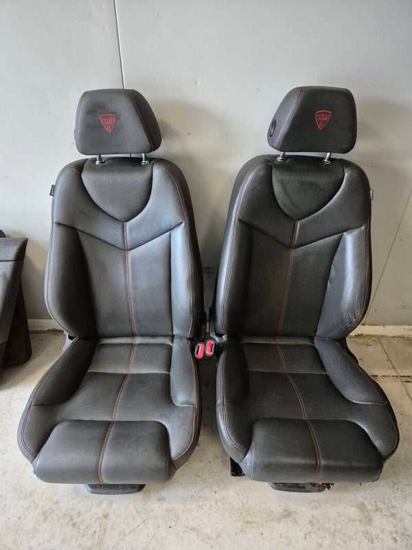 Interieure / alfa 147 DUCATI CORSE