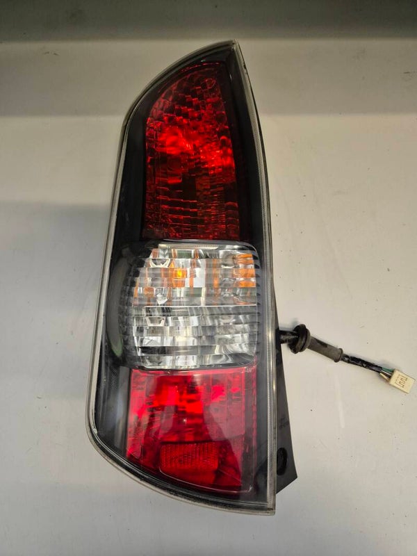 Feu ARG / daihatsu sirion 2008