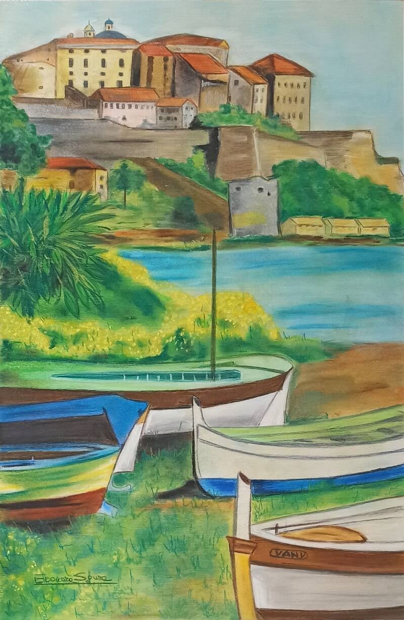 Paesaggio marino con barche e borgo collinare - quadro a pastello soft