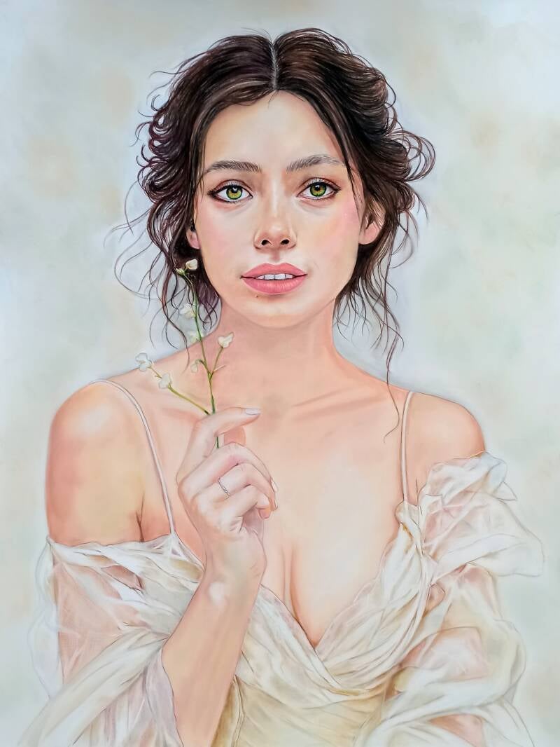 Artemia - ritratto di donna con capelli castani e fiore bianco in mano, opera in pastello soft su carta 70x50 di Eleonora ARt